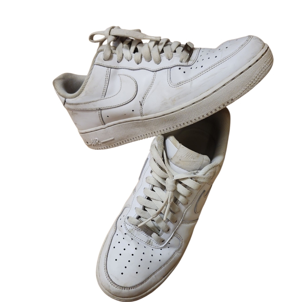 White Nike Air Force 1 Sneakers